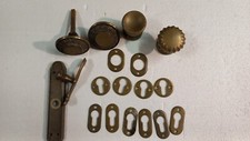 LOTTO Maniglie antiche e recenti in ottone lavorato vintage per porte
