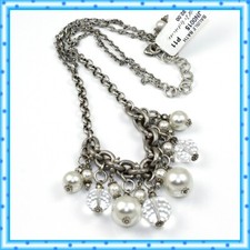 Collana di perle trasparenti