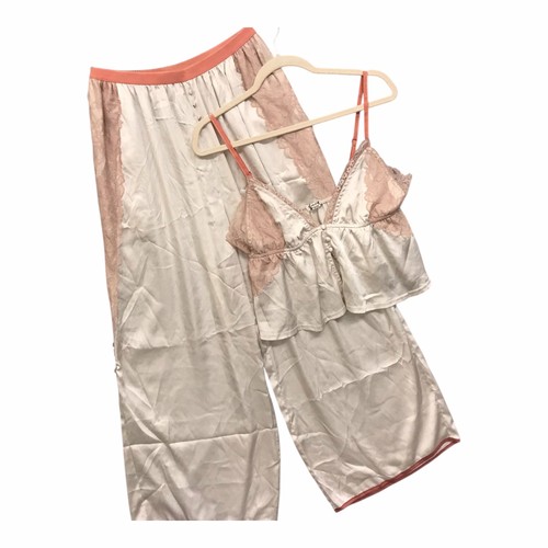 Free people intimally - free,