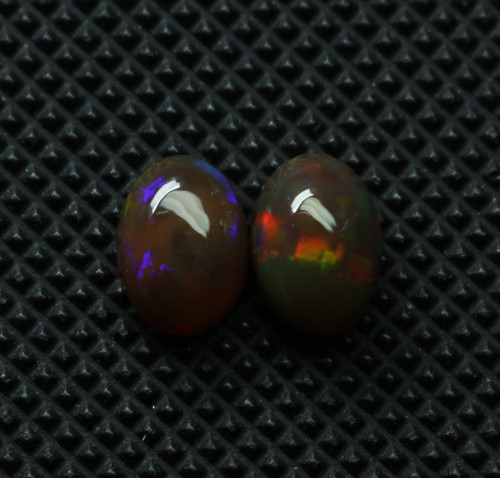 Pietra preziosa cabochon opale