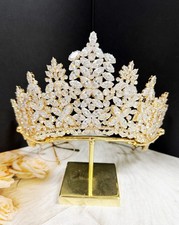 Cubic Zirconia, corona di