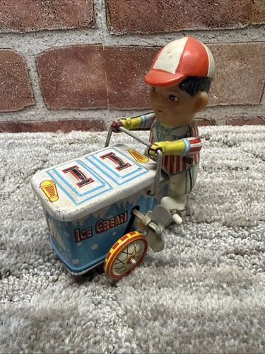 Giocattolo vintage ragazzo con