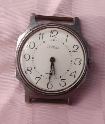 Orologio meccanico sovietico
