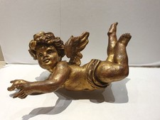 Antico angelo in legno dorato