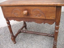 TAVOLINO A ROCCHETTO CON DECORI INTAGLIATI - 1 CASSETTO - EPOCA 800 ZONA EMILIA