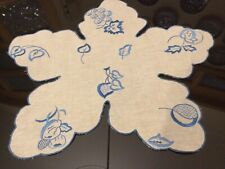 Centrino porta pane ricamato a mano/ NUOVO