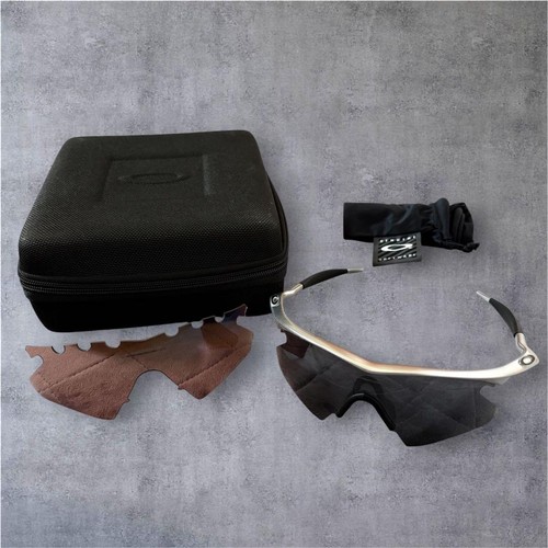 Oakley frame sunglasses - m,