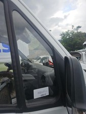 Vetro laterale fisso anteriore