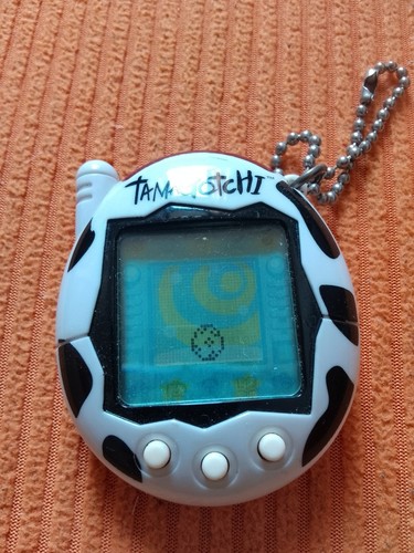 Tamagotchi connection 2004 - tamagotchi,