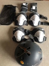 Set di protezione Skate Pattini Bici -Casco, Ginocchiere, Gomitiere, Parapolsi  