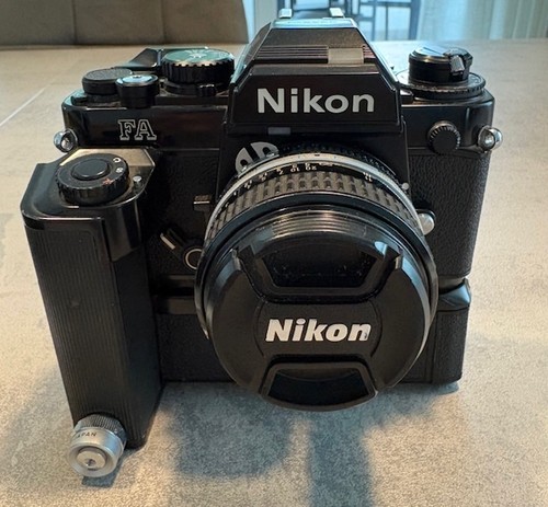 Nikon con obiettivi - fa,