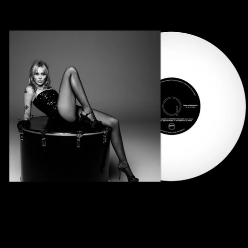 Miley cyrus bass persuades - miley,
