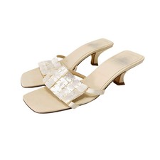 Sandali in pelle con dettagli