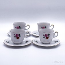 Set Di 4 Tazze E Piattini