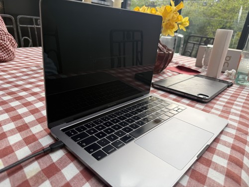 Apple macbook pro 2016 - apple,