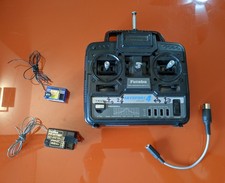 Radiocomando Futaba 40MHz + riceventi, cavo simulatore, manuale, quarzi