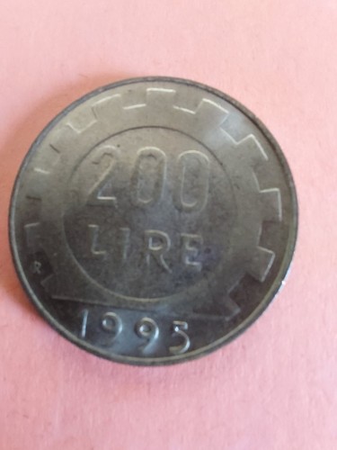 Moneta 200 lire italiana del - italiana,