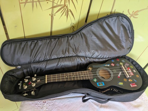 Ukulele soprano chord - ukulele, nero