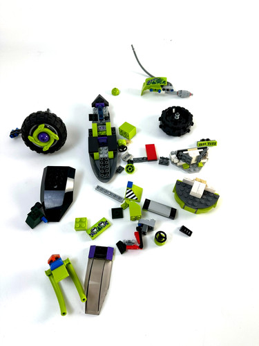 Lego 9445 fangpyre truck - lego,