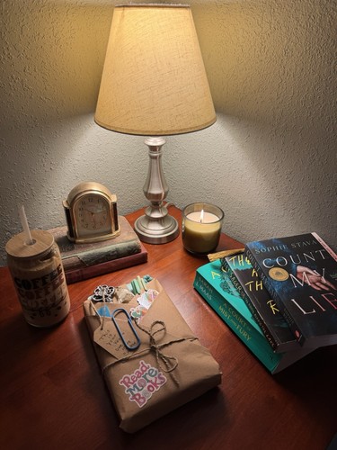 Blind date with book - date, a