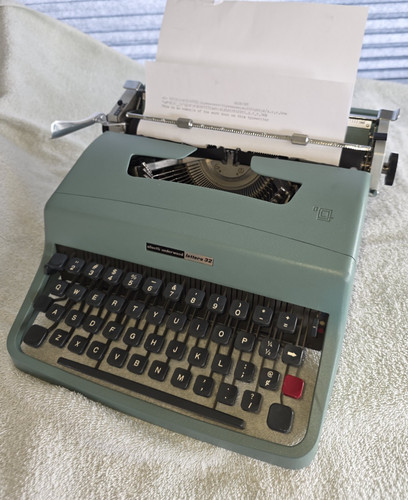 Olivetti letter typewriter - olivetti,