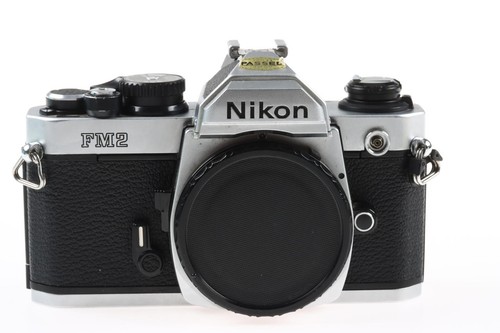 Cassa nikon fm2 con - con, chiusura