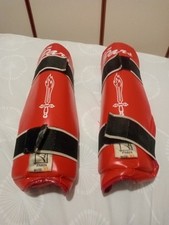 Paratibie kick boxing ottime condizioni.