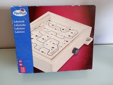 Pavilion labirinto di legno