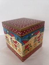 Scatola in legno dipinta a