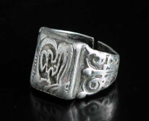 Anello uomo antico fatto - , a