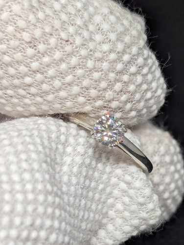 Anello solitario diamante