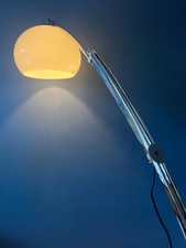 Lampada da terra ad arco