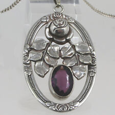 ciondolo floreale stile