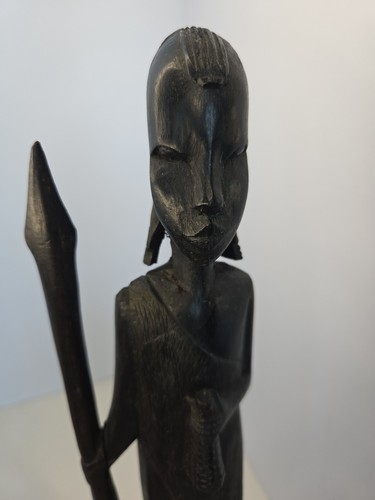 Statua tribale guerriero