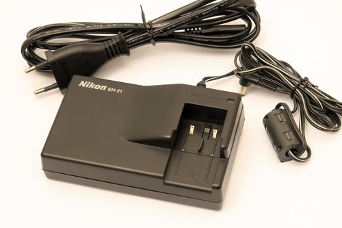 Alimentatore carica batterie - alimentatore/carica,