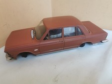 pocher fiat 130 scala 1/8 incompleta mancano le ruote, da recupero o restauro