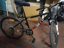 bicletta 24 pollici colore principale nero e rossa