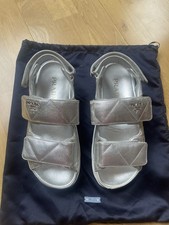Sandali da papà Prada in