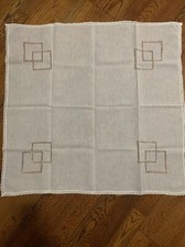 Tovaglia con tovaglioli in