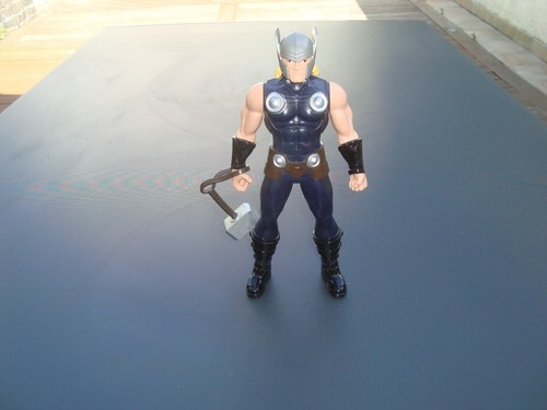 Hasbro marvel e7695 thor con - hasbro,