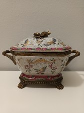 Antica zuppiera porcellana craquelé dipinta Famiglia Rosa con bronzi dorati,...