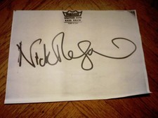 PINK FLOYD AUTOGRAFO NICK MASON COPIA FOTO BATTERIA DA CONCERTO 2005