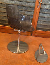 Vendesi poltrone per parrucchieri insieme ai poggiapiedi  usati 