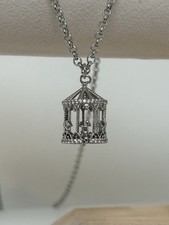 Collana con ciondolo tondo