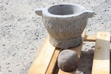 VECCHIO MORTAIO IN PIETRA Diam 28 Di 21 H24 Hi 17 cm con pestello 