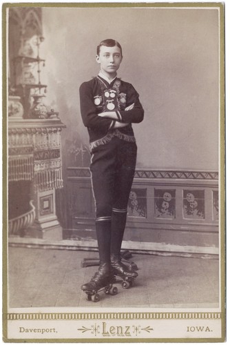 Foto cartolina armadio 1880s