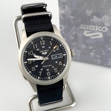 Orologio Uomo Automatico Seiko 5 Sports Field Series Quadrante Nero Cinturino Nylon SRPG37