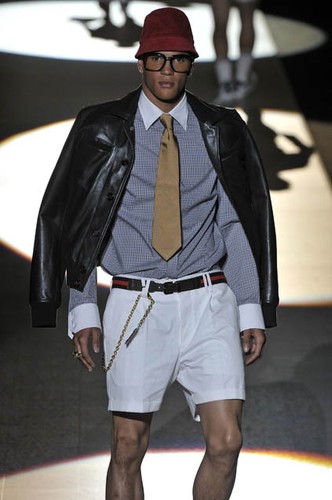 Dsquared runway metal logo - dsquared²,