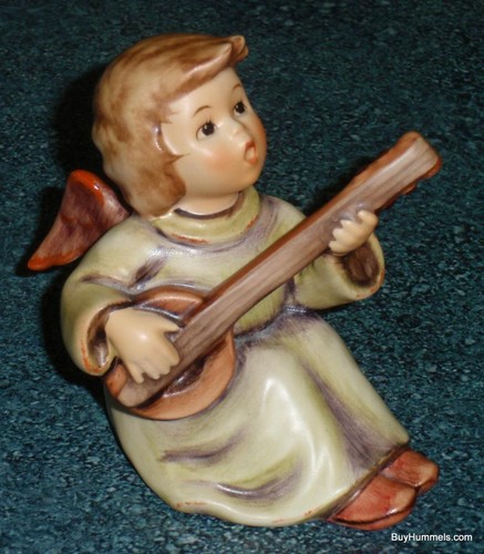 Sounds the mandolin - "sounds, of