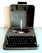 VECCHIA MACCHINA DA SCRIVERE  HERMES BABY 1940 N. 231447 OLD SWISSE TYPEWRITER  